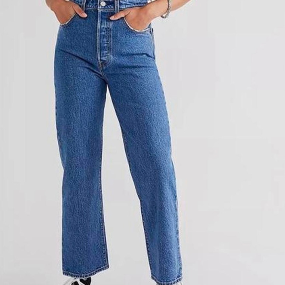 ON HOLD levi’s ribcage straight ankle jeans